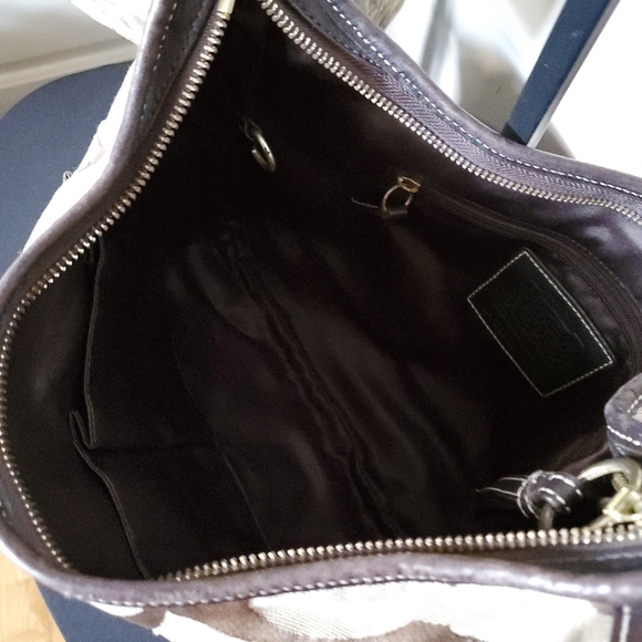 Coach Handbag Signature VGC - Picture 6 of 8